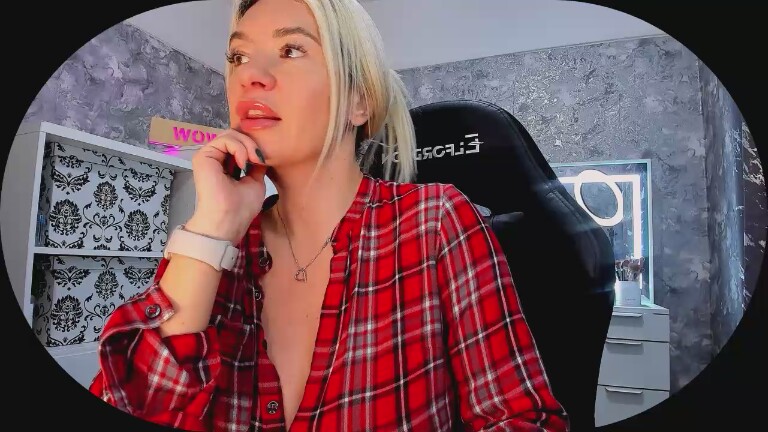 BE_WOW's Streamate show and profile