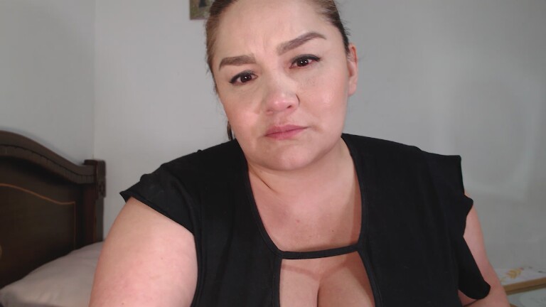 antoniamoreno82's Streamate show and profile