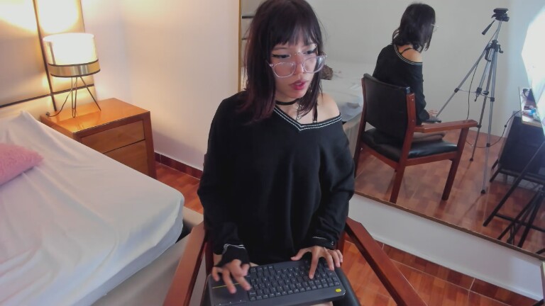 KiraHex's Streamate show and profile