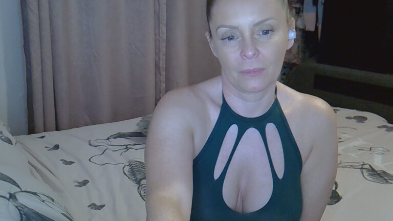 AmyJ's Streamate show and profile