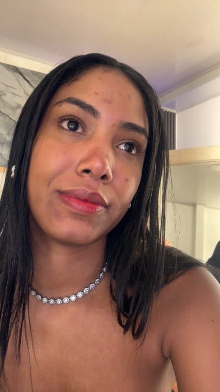 KarinaSanz's Streamate show and profile