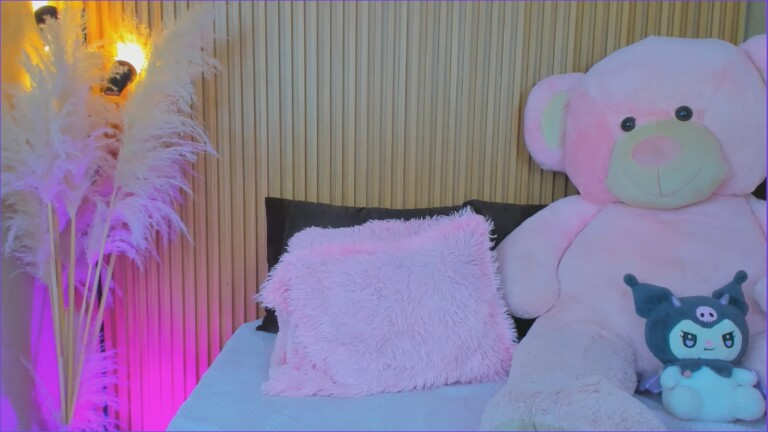 HemmaThompsonn's Streamate show and profile