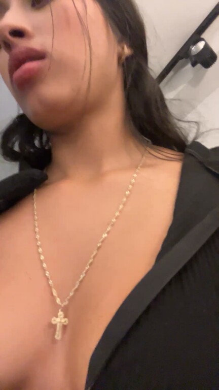 AlejandraSanz's Streamate show and profile