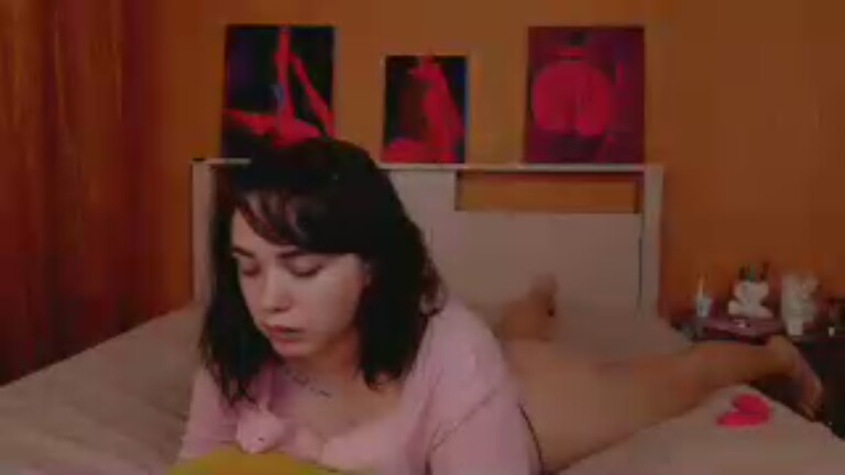 GlamNova's Streamate show and profile