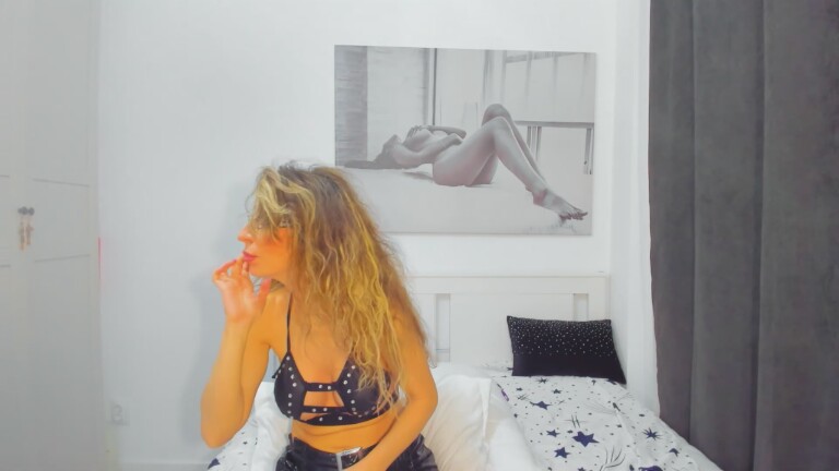 AvaDeArmond's Streamate show and profile