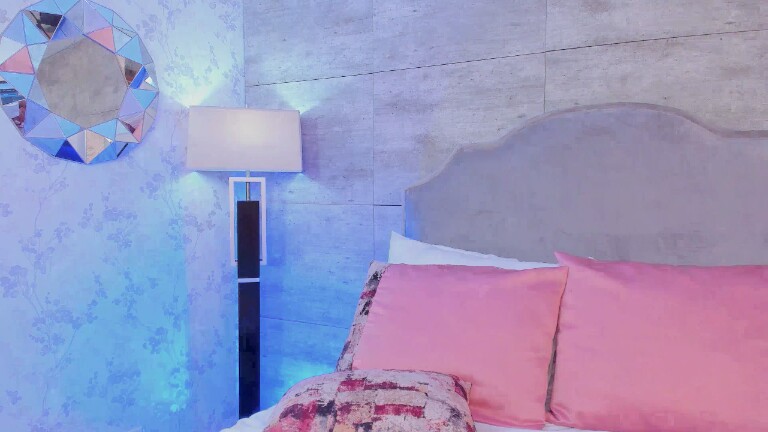 TaniaKatts's Streamate show and profile