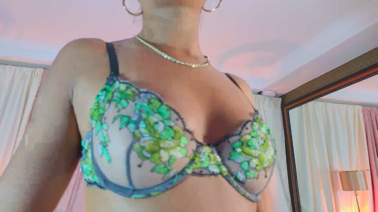 ValleryJohnson's Streamate show and profile