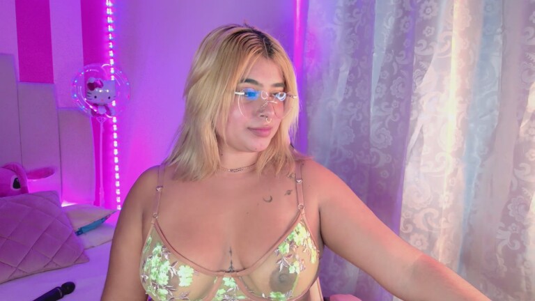 AliiceWonderland's Streamate show and profile