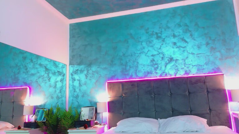 Hazzell's Streamate show and profile