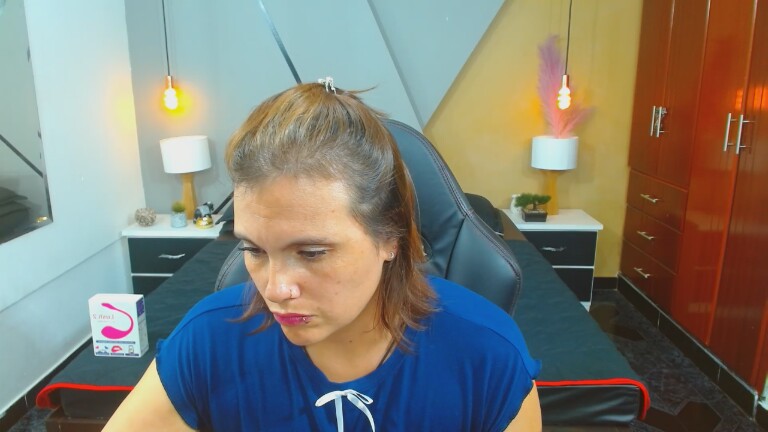 ConieMoss's Streamate show and profile