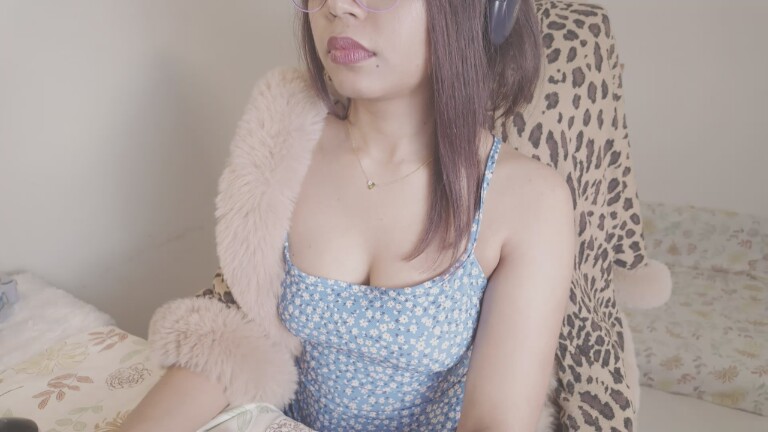 NaughtyNoori's Streamate show and profile