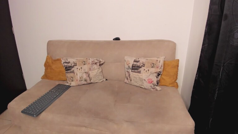 AliceeSecret's Streamate show and profile