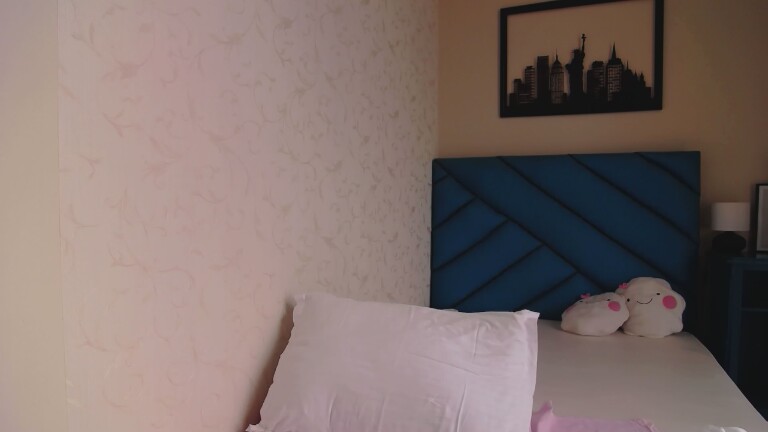 CHAANELL's Streamate show and profile