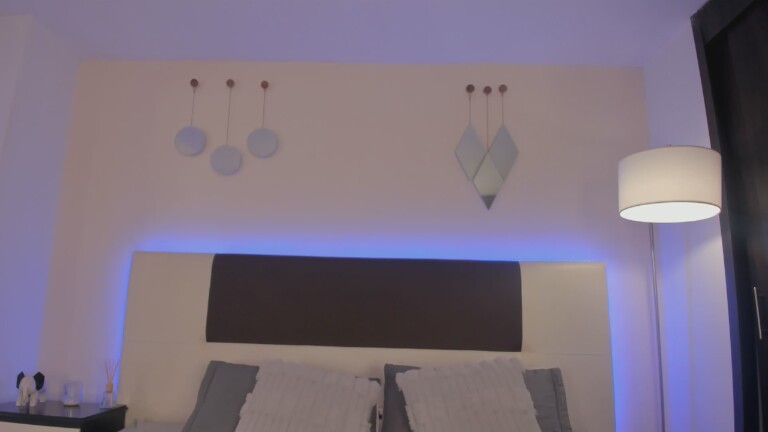 SkyLoren's Streamate show and profile