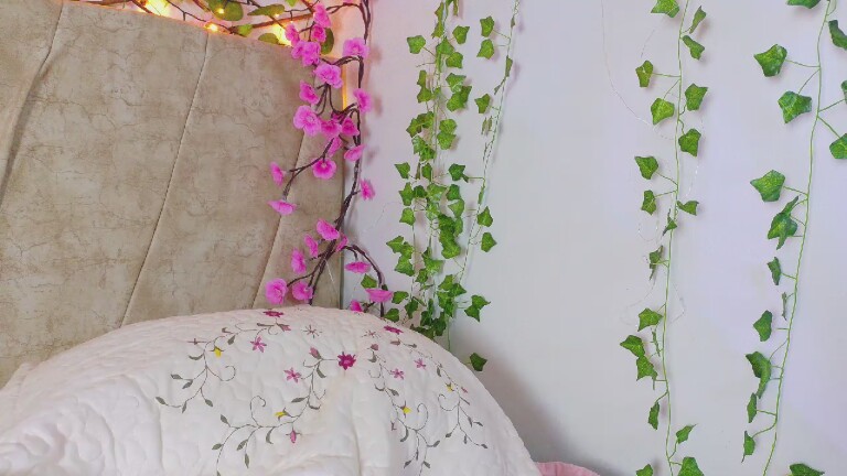 Lara_Gil21's Streamate show and profile