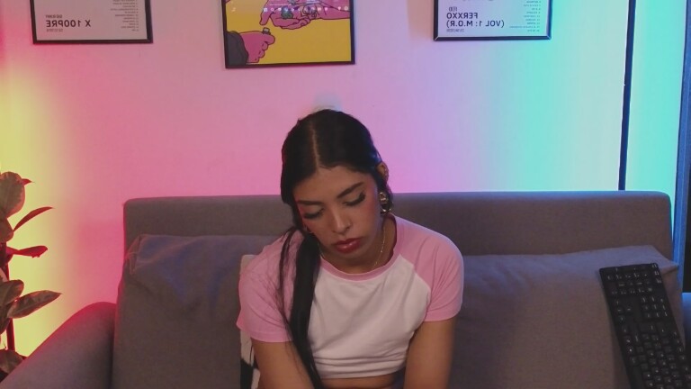 Viiolettgrey's Streamate show and profile