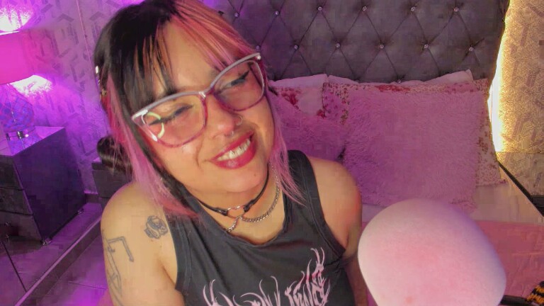 MaddieWaves's Streamate show and profile