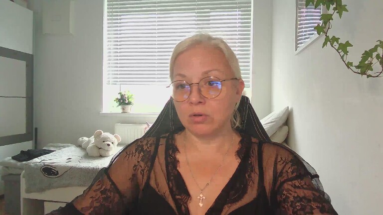 LinsyKim's Streamate show and profile