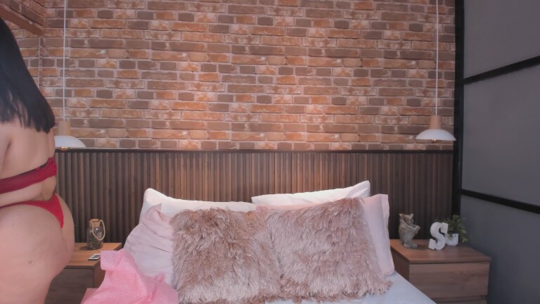 SophieCurvess's Streamate show and profile