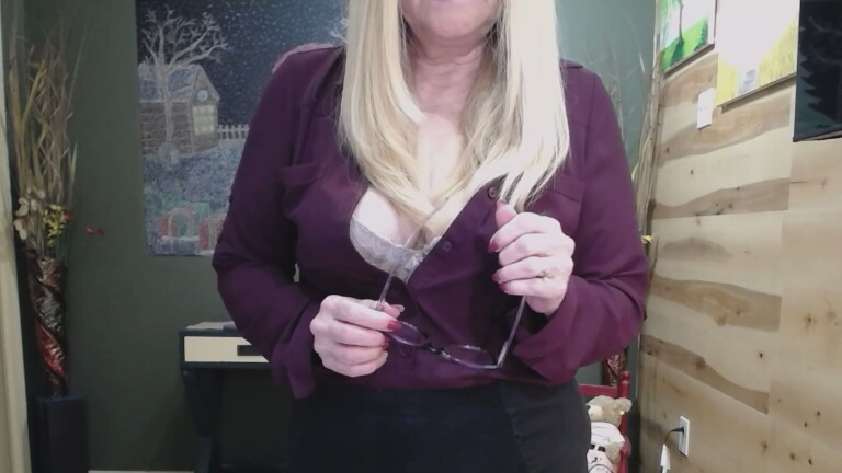 Adrianna_4u's Streamate show and profile