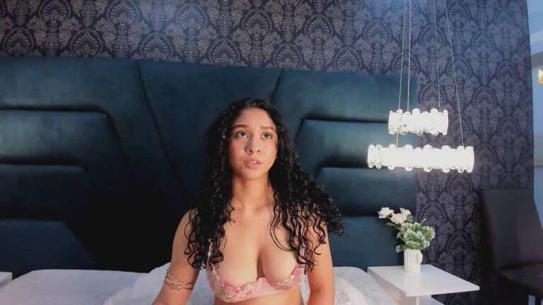 ScarlettFlever's Streamate show and profile