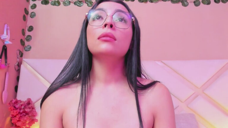 SaraSstonee's Streamate show and profile