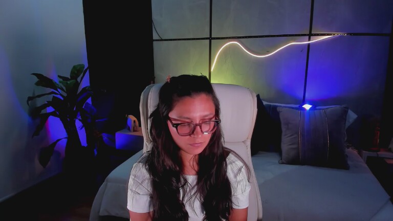 EmiilyMazzon's Streamate show and profile