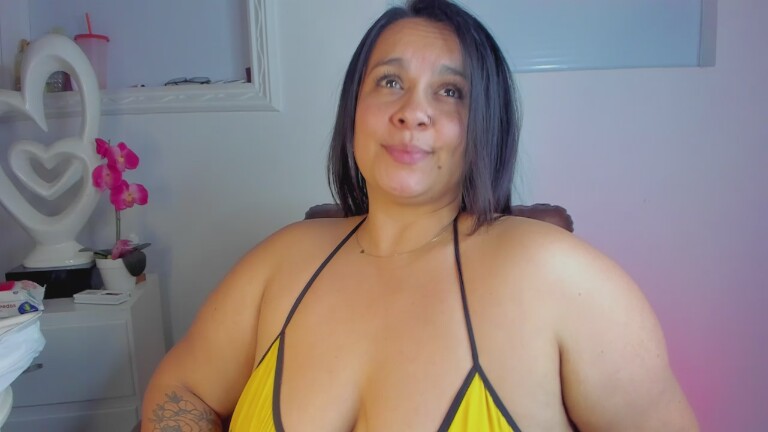 Nina_Lisboah's Streamate show and profile