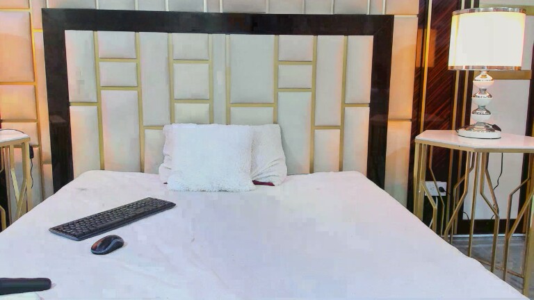 BellaNoa's Streamate show and profile