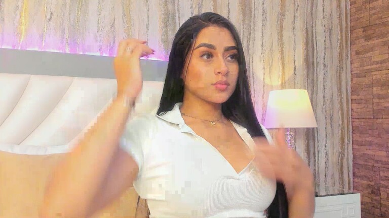 Sara_Hanniston's Streamate show and profile