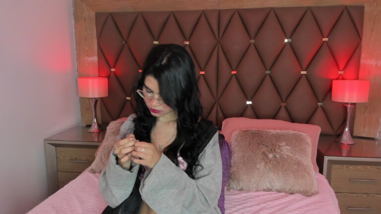 DafneJames's Streamate show and profile