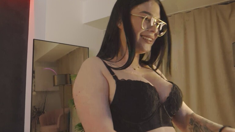 LoraIvone's Streamate show and profile