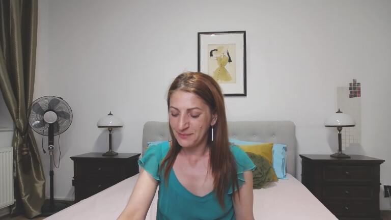 JULIAHx's Streamate show and profile
