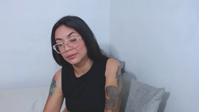 Luna_Gomez's Streamate show and profile