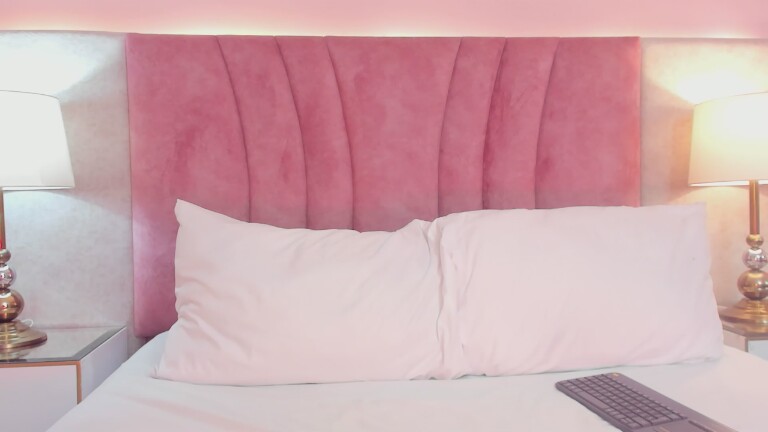 EmmaWeest's Streamate show and profile