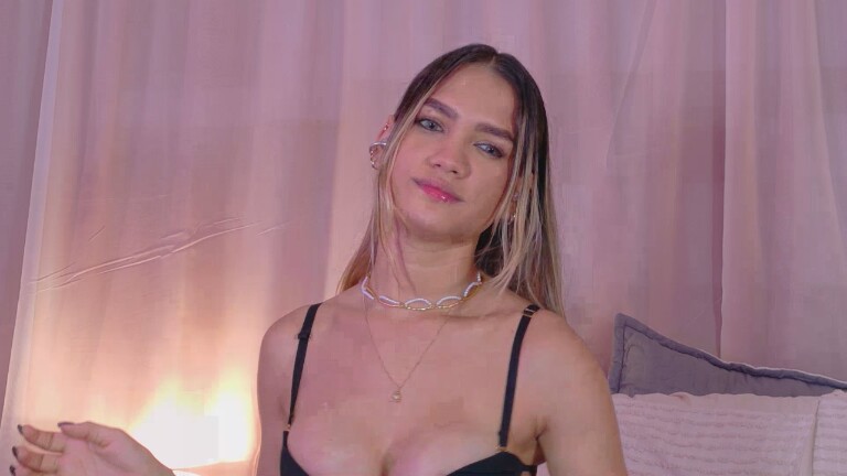 ZeyneJohnson's Streamate show and profile