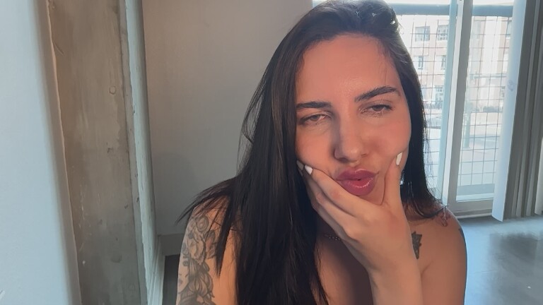 LolaDeLux's Streamate show and profile