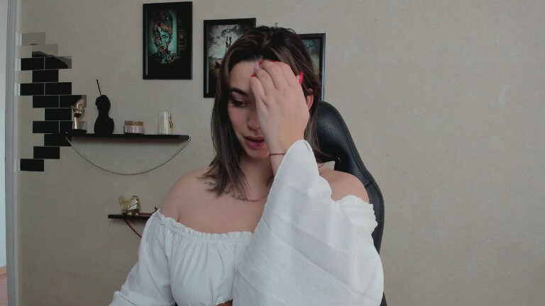 GlamNova's Streamate show and profile