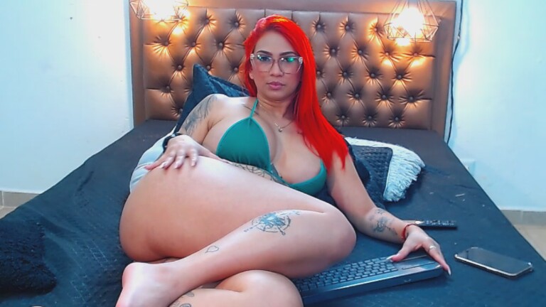 AngelicaRed021's Streamate show and profile