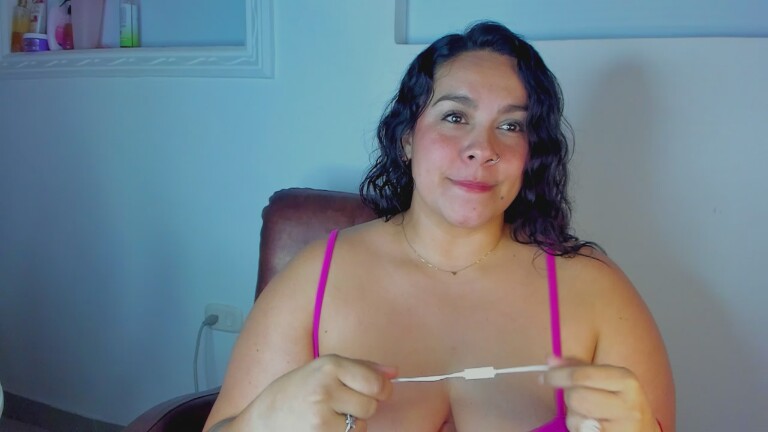 Nina_Lisboah's Streamate show and profile