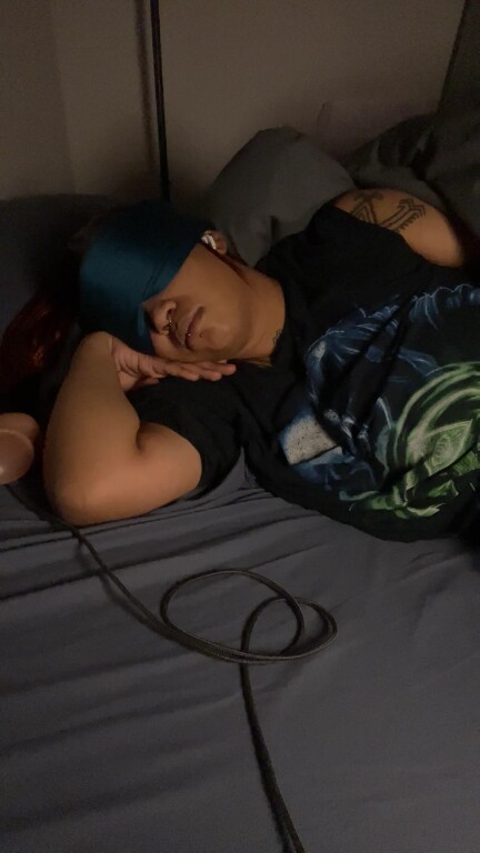 em0tits98's Streamate show and profile