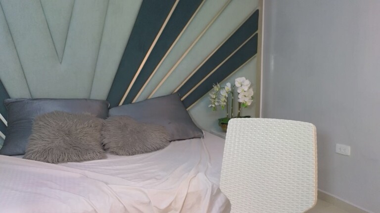 DulceeRosse's Streamate show and profile