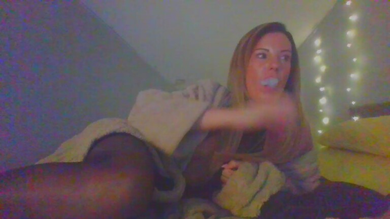 Lillyxx84's Streamate show and profile