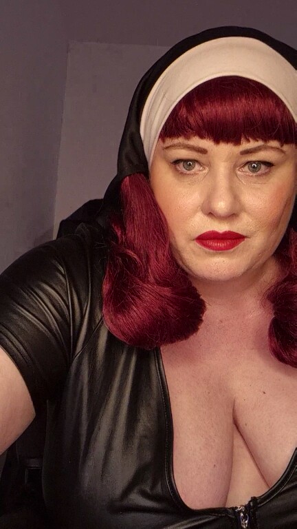 TheDevineMissDeviant's Streamate show and profile