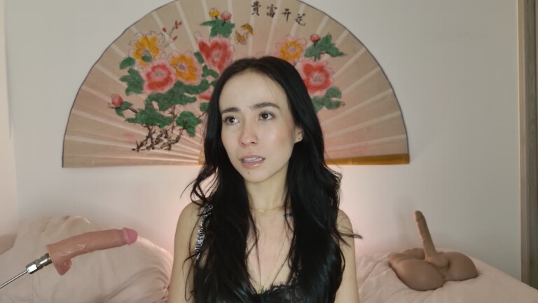 SweetSara33's Streamate show and profile