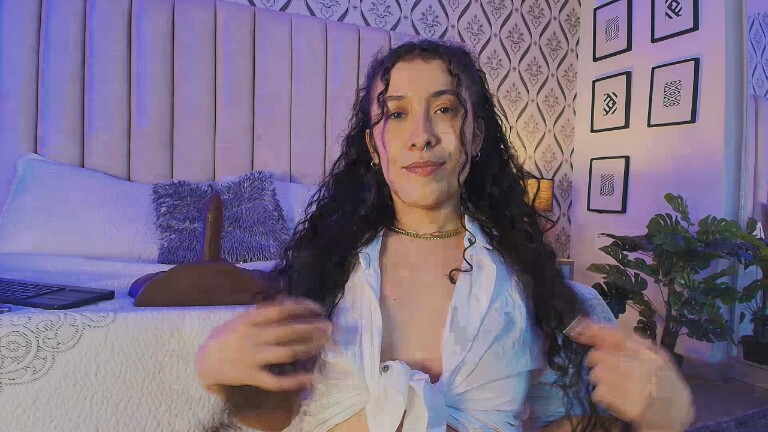 Emma_Lunny's Streamate show and profile