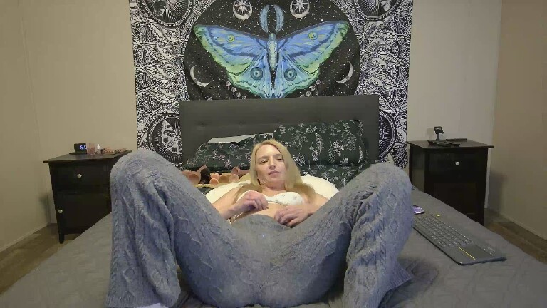 SweetBridget's Streamate show and profile