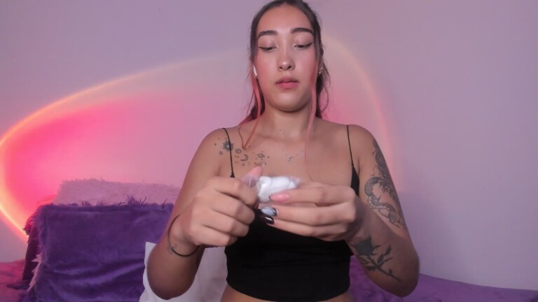 HeidyRousse's Streamate show and profile