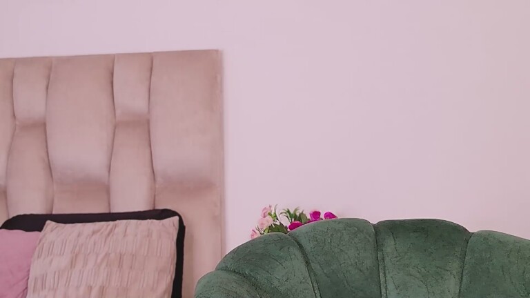 Shainajones19's Streamate show and profile