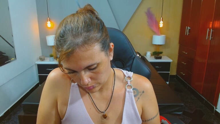 ConieMoss's Streamate show and profile